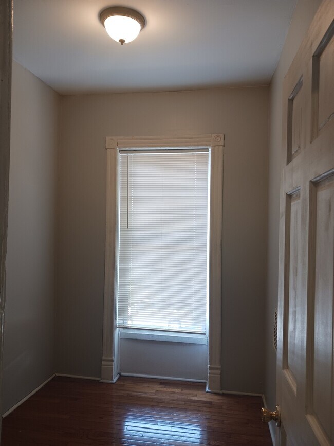 Building Photo - 3622 Hartford Street