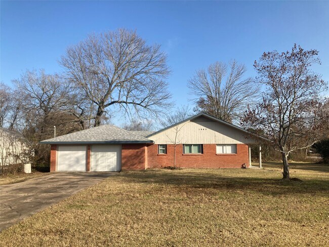 Foto del edificio - 1942 Center St