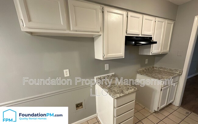 Building Photo - 5572 Crepe Myrtle Dr