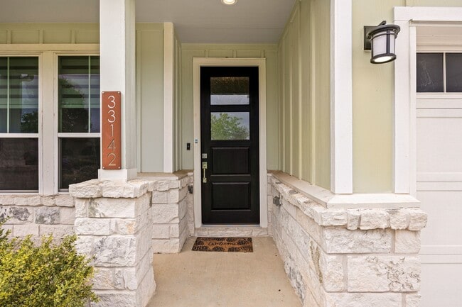 Building Photo - 33142 School Hl Rd