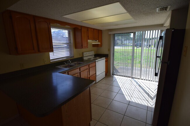 Foto del edificio - 6024 Norton Rd