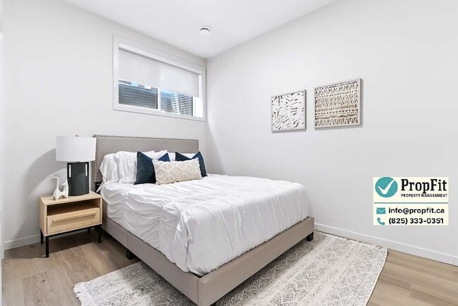 Building Photo - 7324 Klapstein Cres SW