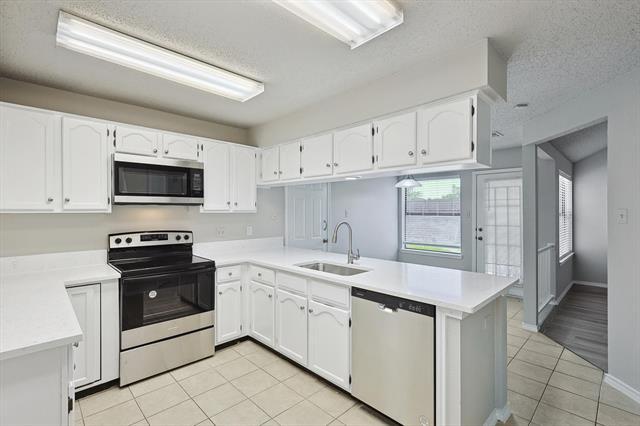 Building Photo - 630 Hood Dr