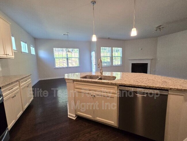 Building Photo - 14611 Murfield Ct