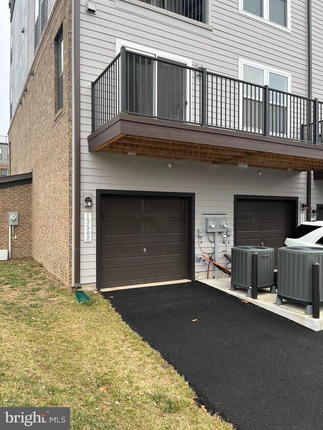 Foto principal - 13502 SAYWARD Blvd