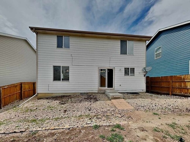 Building Photo - 229 Morales Ln