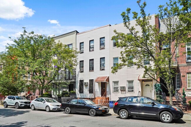 Building Photo - 125 Lynch St
