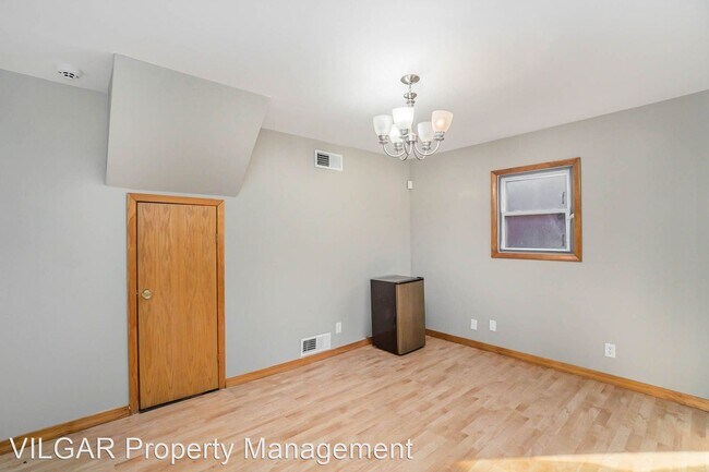 Building Photo - 3 br, 1.5 bath House - 4218 Euclid