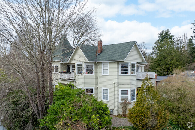 Building Photo - 5511 25th Ave NE