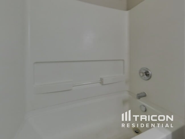 Foto del edificio - 8429 Catchfly Dr
