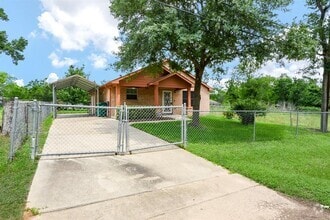 Building Photo - 712 Avenue F