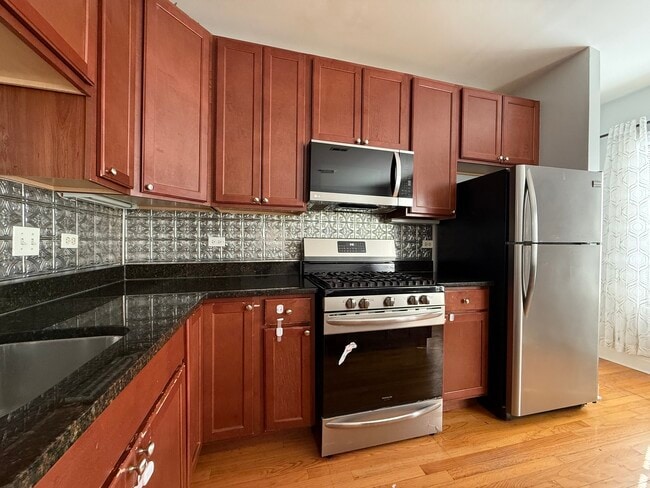 Foto del edificio - 2611 W Rosemont Ave