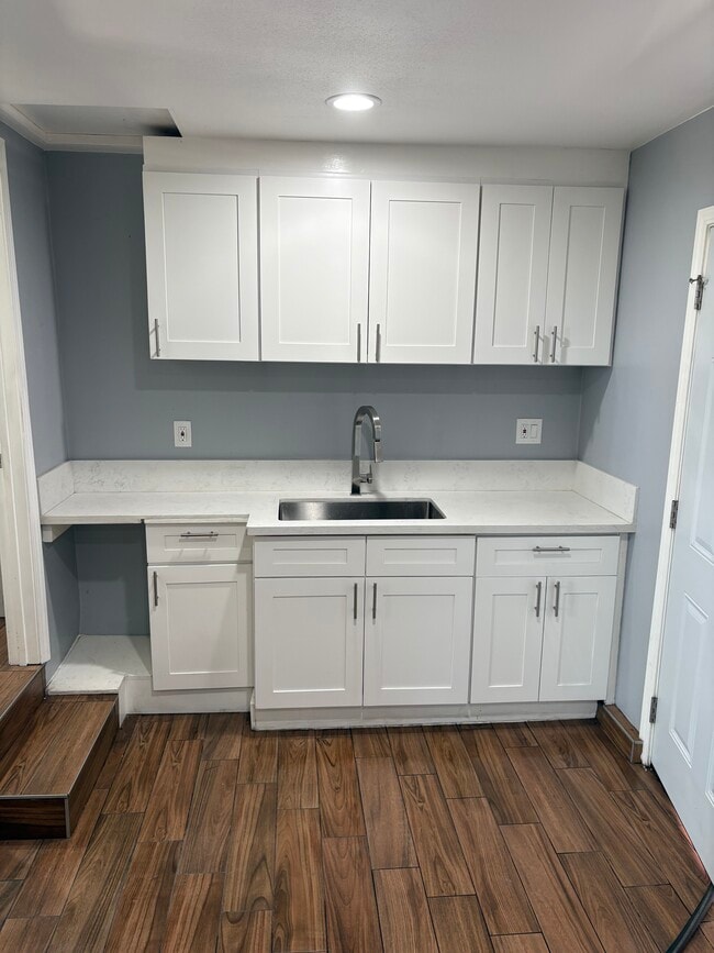 Foto del edificio - 1456 W 6th St