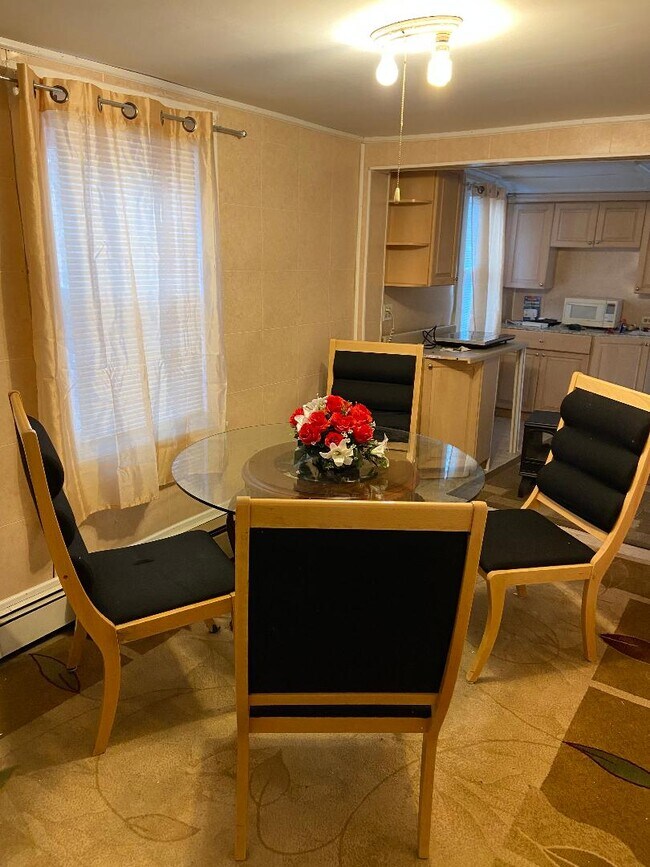 Building Photo - 20 Sutton Hollow Rd