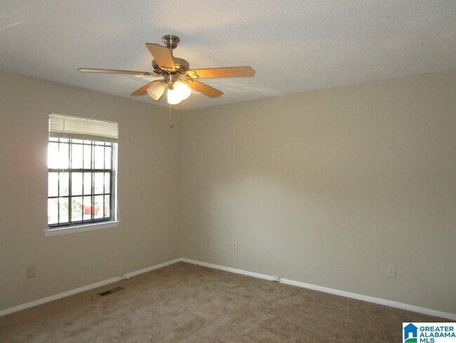 Building Photo - 2BR/1BA in Quiet Spring Lake Neighborhood