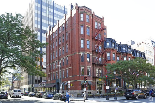 Building Photo - 224 Clarendon St