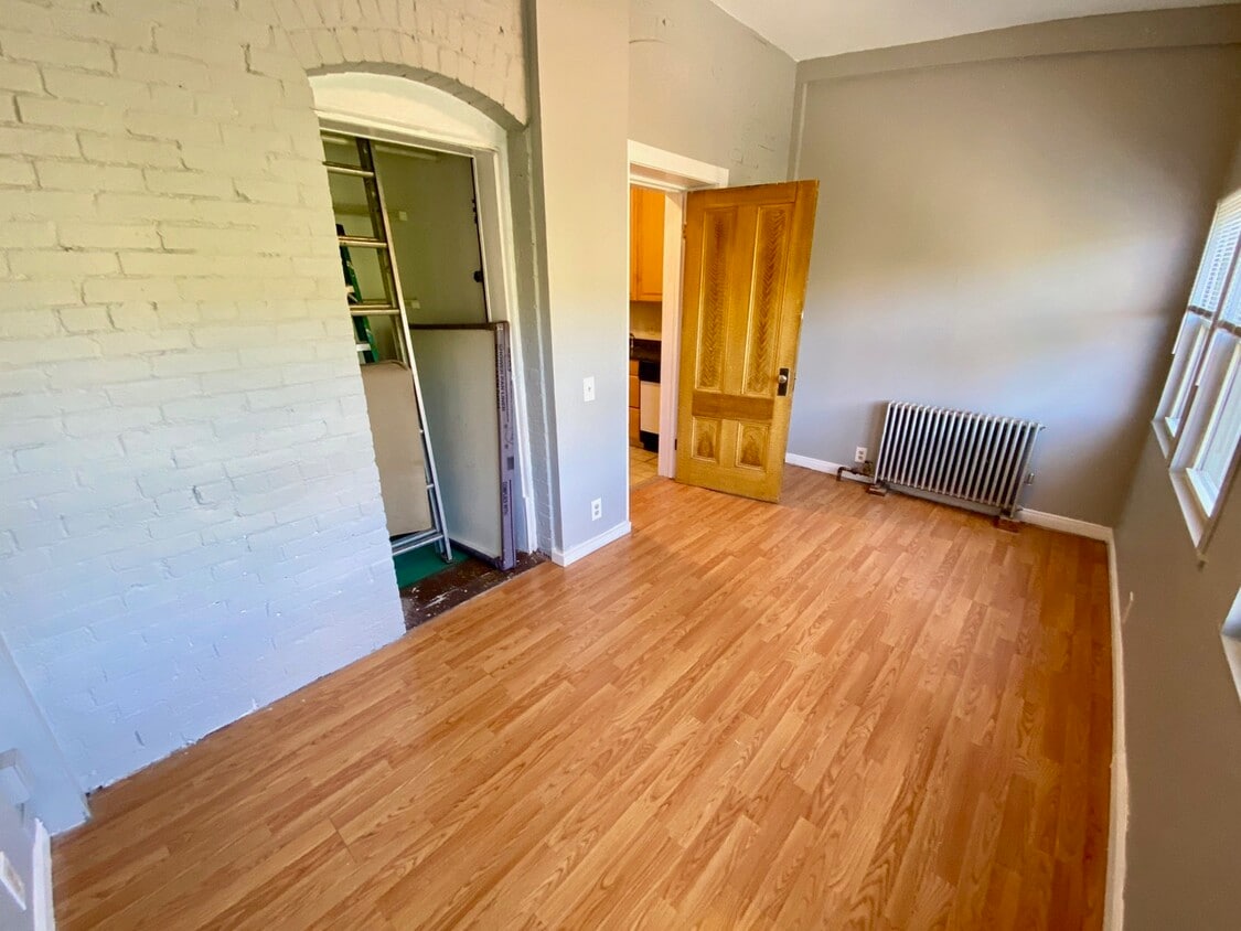 Primary Photo - 17 Warwick Rd