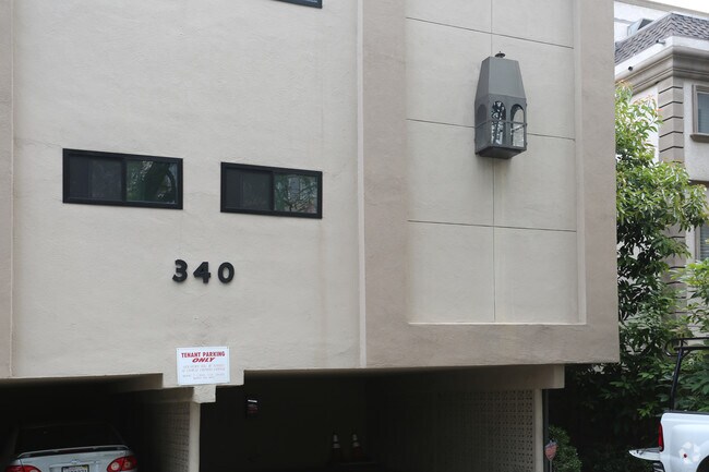 Building Photo - 340 N Palm Dr