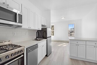 Building Photo - 182 Congress St