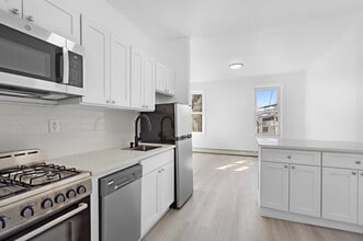 Building Photo - 182 Congress St