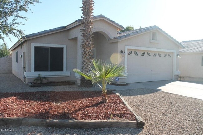 Building Photo - 8947 E Bramble Ave