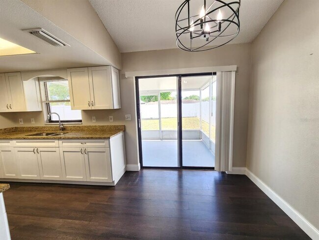 Foto del edificio - 9051 Westby Ln