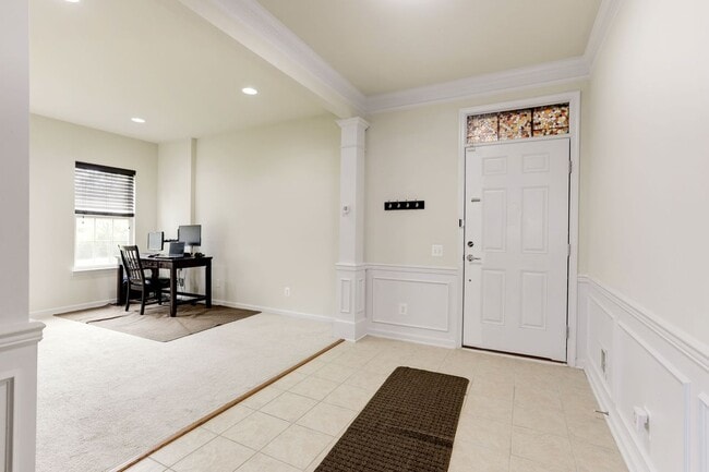 Building Photo - 43551 Wheadon Terrace