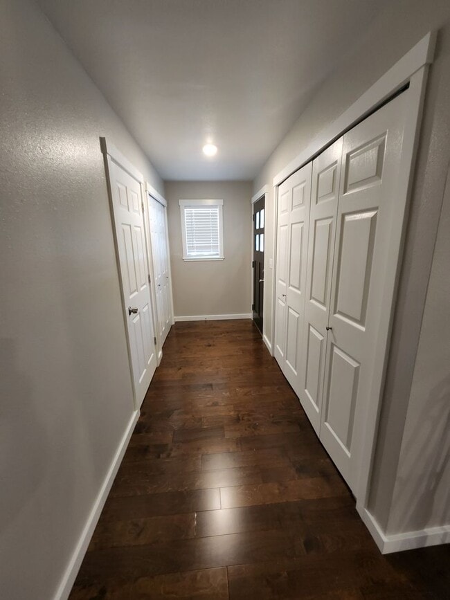 Building Photo - Stunning 2 Bedroom 2 Bathroom Home In Paye...