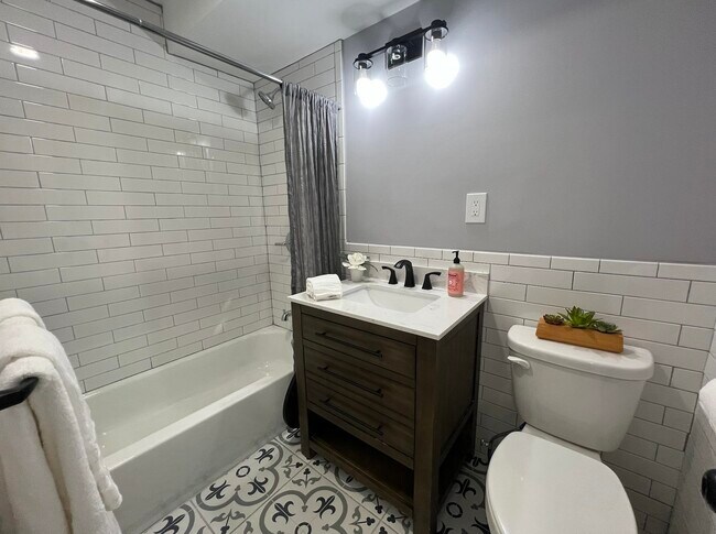 Foto del edificio - 58 Astor Pl