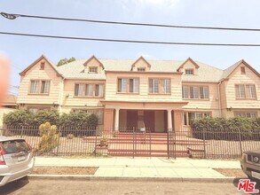 Building Photo - 1573 W 30th St