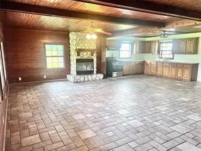 Building Photo - 9504 Quaker Ct