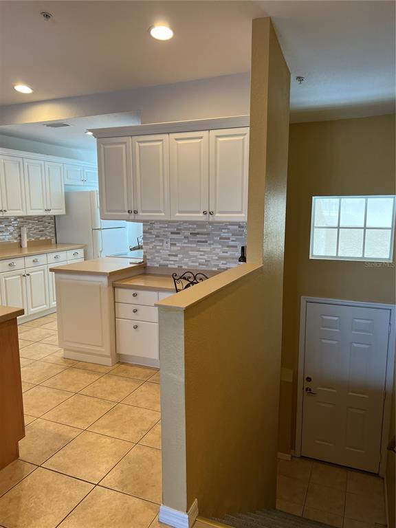 Foto del edificio - 7060 Strand Cir