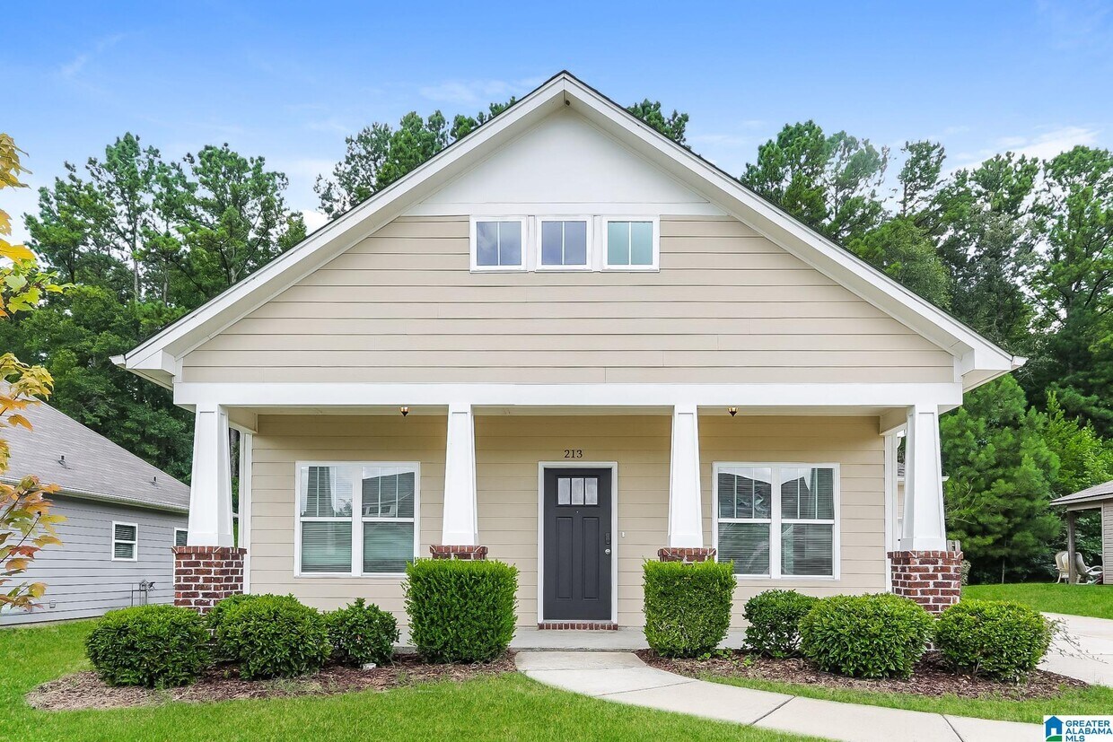 Foto principal - 213 Hampton Dr