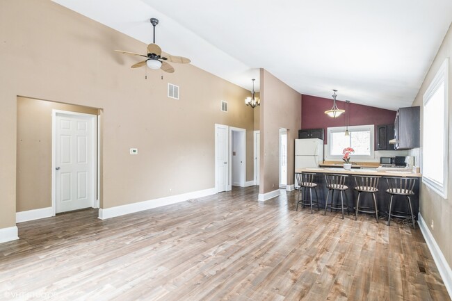 Building Photo - 5513 Winding Creek Dr