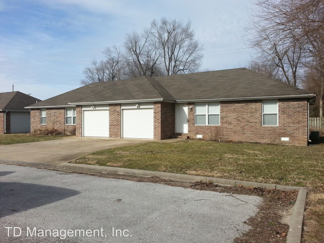 Primary Photo - 310 Greystone Ave