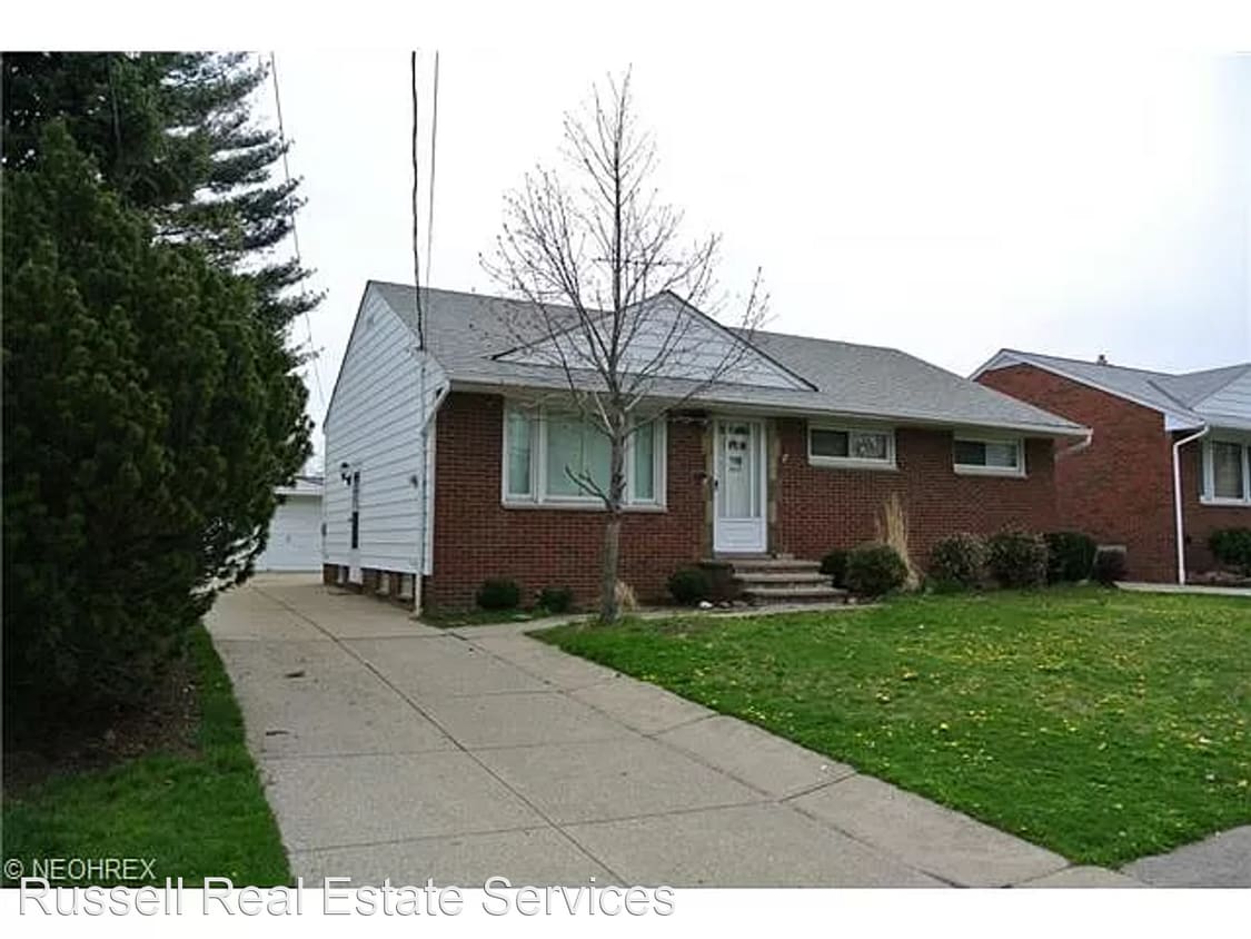 Primary Photo - 3 br, 2 bath House - 861 E 245th St