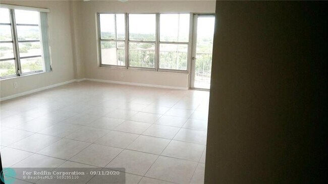 Apartamento vista 4th piso - 10777 W Sample Rd