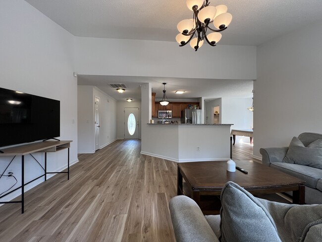 Building Photo - 5343 Tidewater Dr