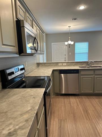 Building Photo - 3610 Apple Valley Way