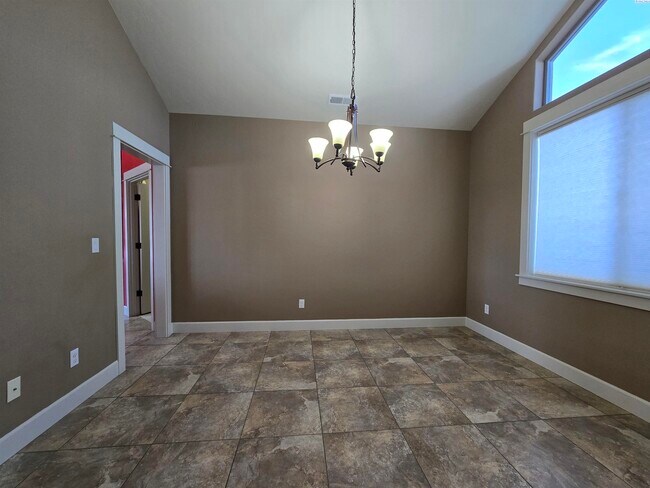 Foto del edificio - 3/4 Acre lot with Pool/Hot and Lawn Care I...