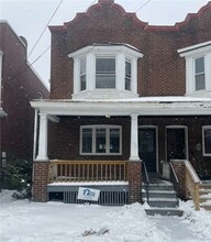 Building Photo - 136 S Spring Ave