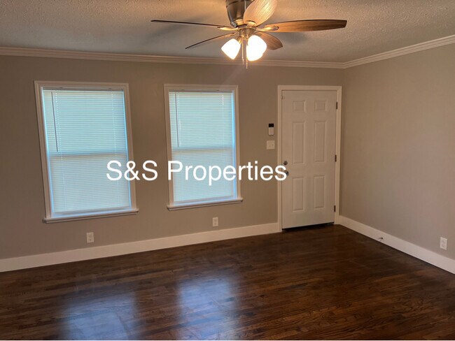 Foto del edificio - 5326 W 11th Pl