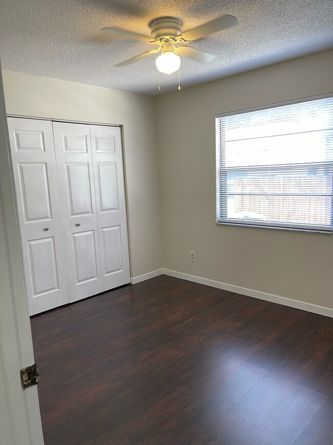 Bedroom 2 - 2901 Bay View Dr