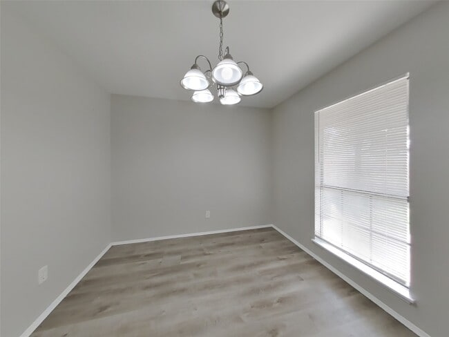 Foto del edificio - 2806 Quail Run Dr