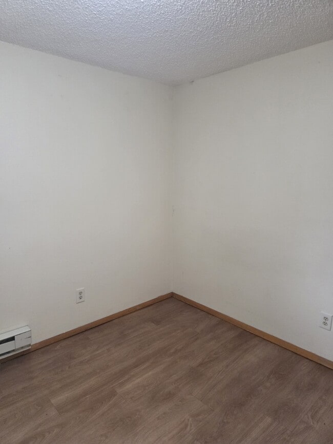 Foto del edificio - 702 Midland Ave