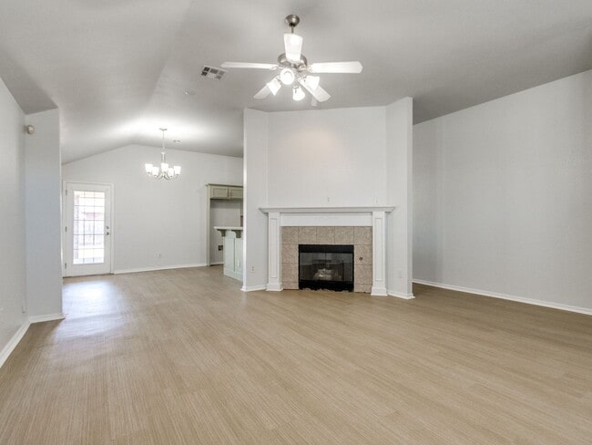 Foto del edificio - Updated Home + North Edmond + 4 Bedrooms