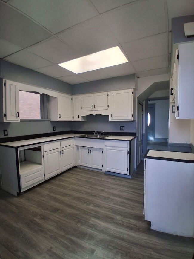 Foto del edificio - 2 Bedroom 1 Bath Renovated Apartment