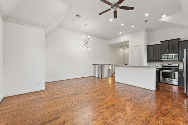 Foto del edificio - Awesome Two Story town home located in the heart of the city!