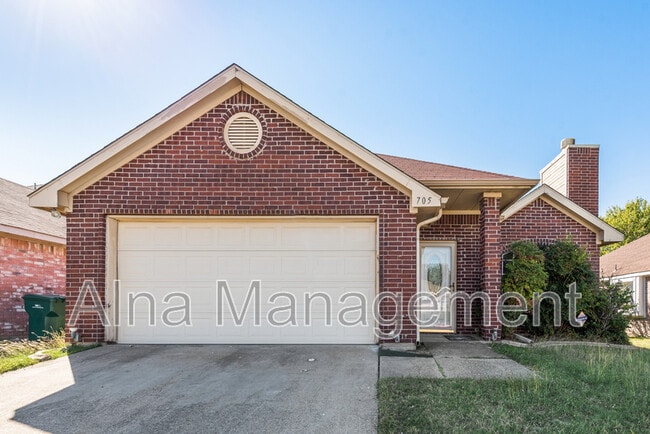 Building Photo - 705 Nelson Dr