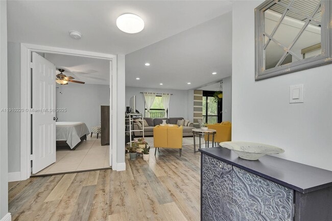 Foto del edificio - 2676 Carambola Cir N